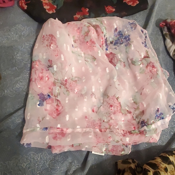 INFINITY SCARFS - Picture 5 of 8